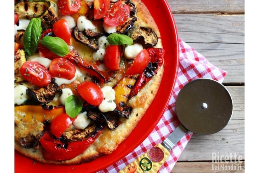 Verdure fresche con spezie su un tagliere di legno.